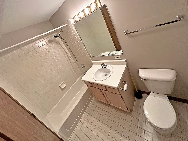 1603 W Hawkes St #1 — Photo 15