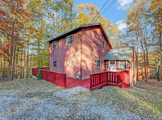 2228 Southport Dr, Bushkill, PA 18324