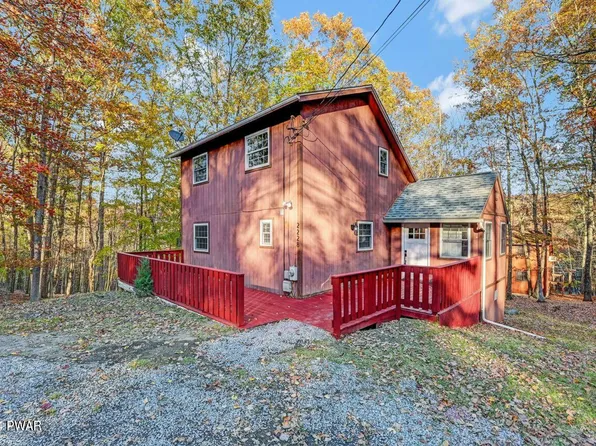 2228 Southport Dr, Bushkill, PA 18324