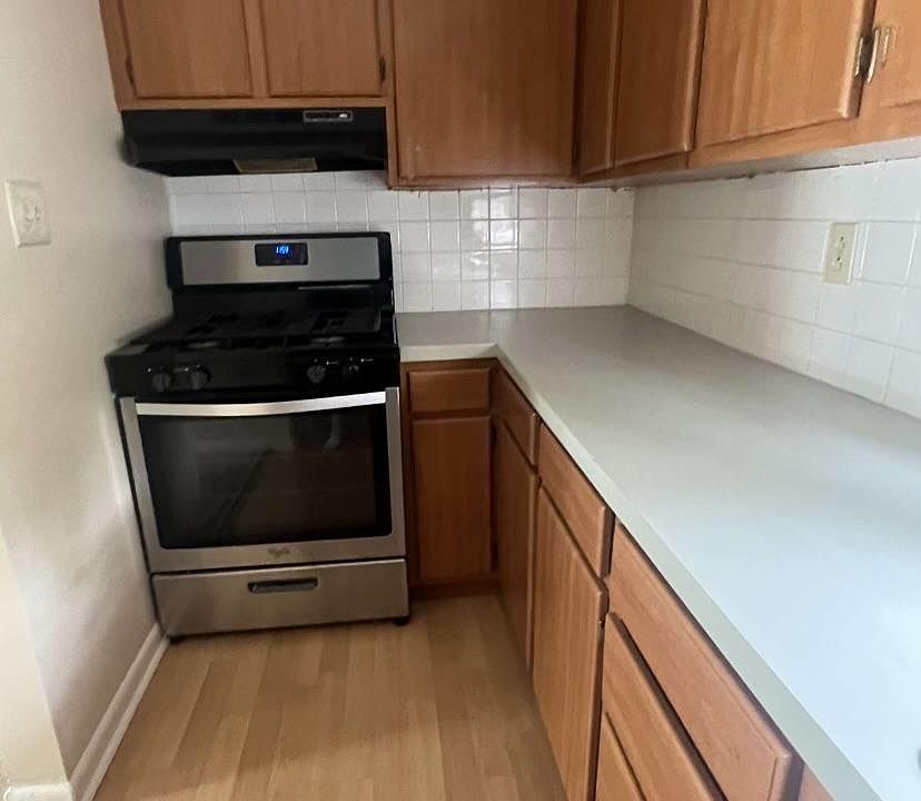 1st image of 163 Hedgewood Ct