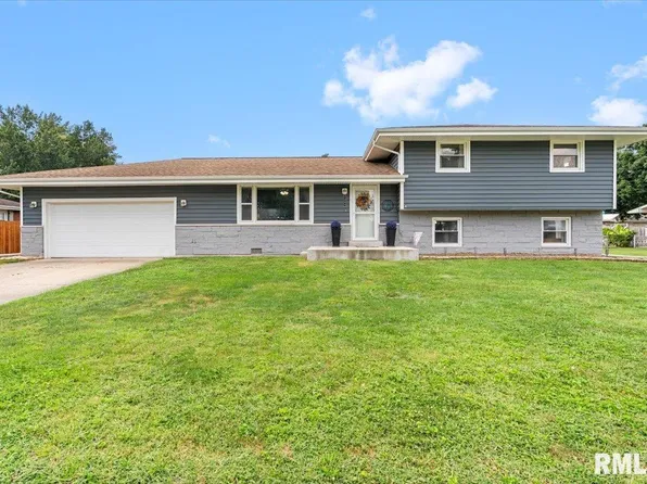 1203 Frisina St, Pawnee, IL 62558