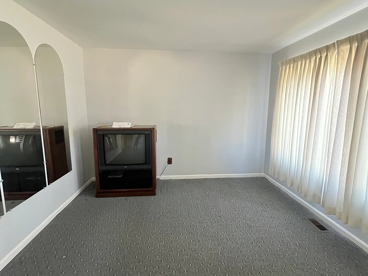 14144 Martin Rd — Photo 3