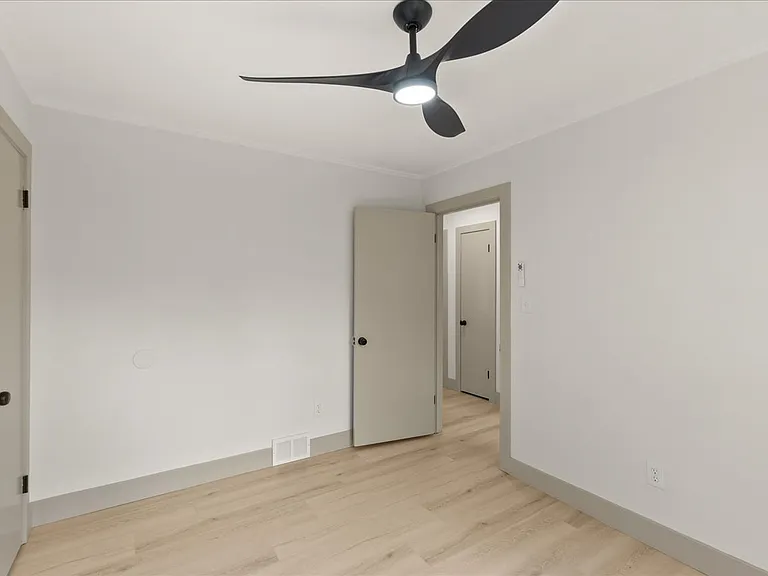 7522 High Dr — Photo 18