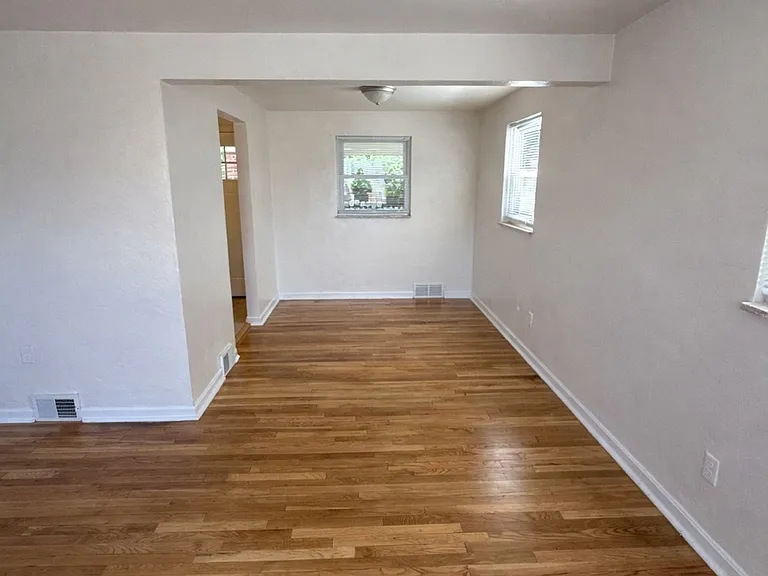422 Jacobson Dr — Photo 15