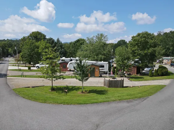 187 Natures Ln, Blairsville, GA 30512