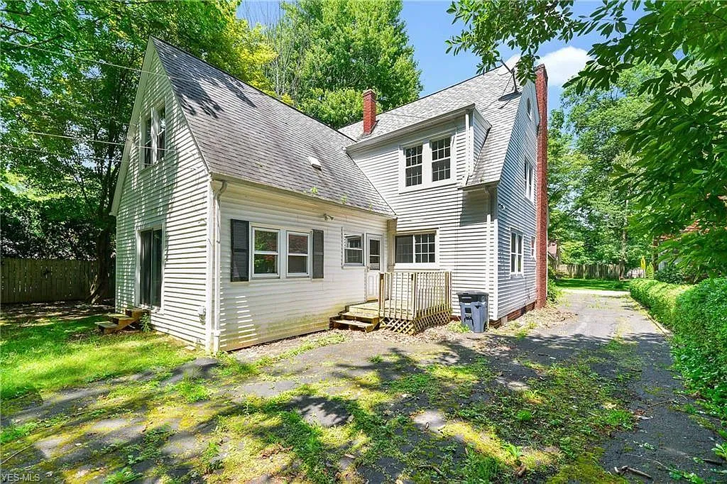 2082 Braewick Dr — Photo 2