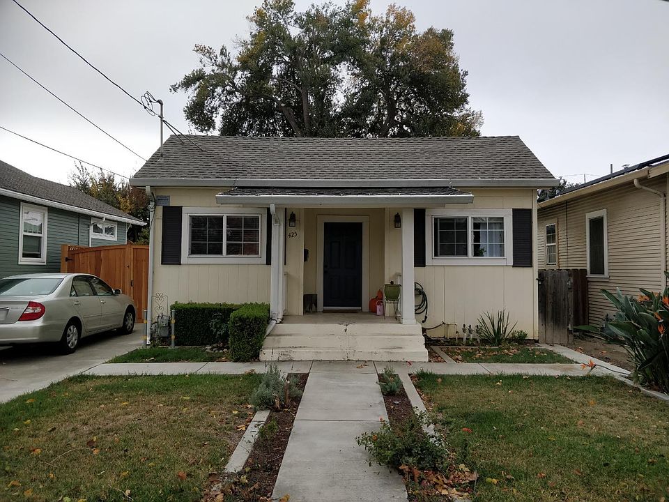 2nd image of 425 N 11th St