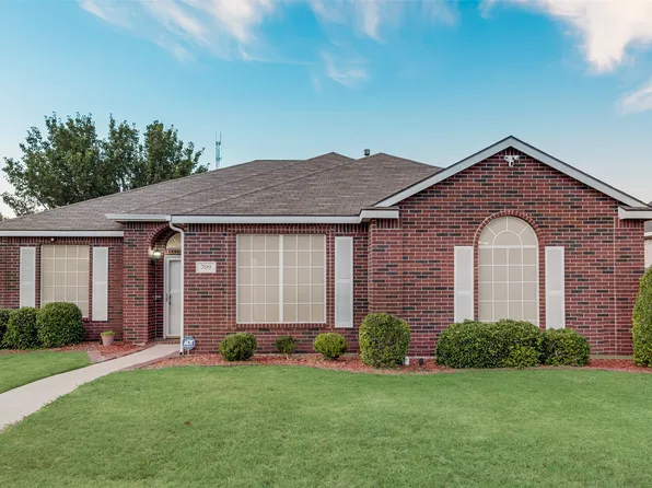 709 Longleaf Dr, Desoto, TX 75115