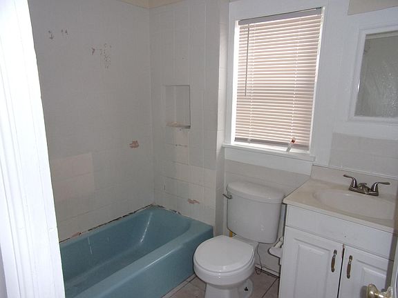 5th image of 4147 40th Ave N