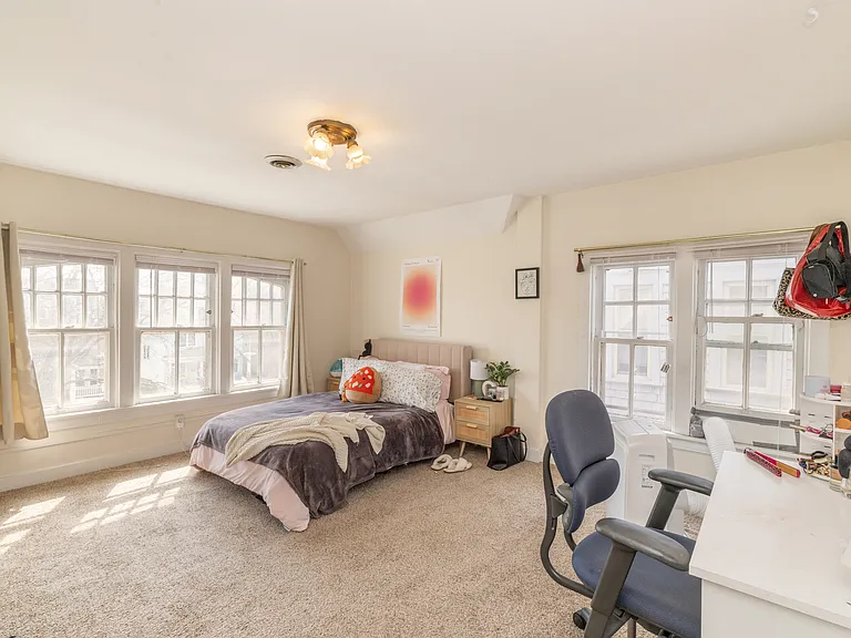 2837 N Downer Ave — Photo 11