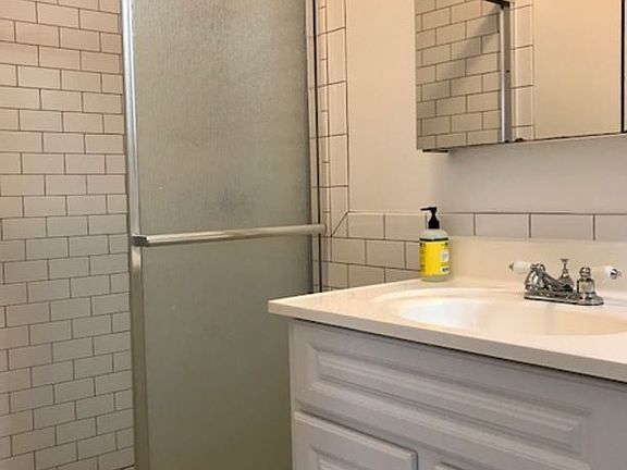 2nd image of 644 Franklin Ave #3R
