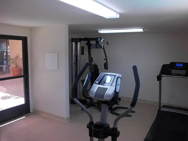 1342 Vista Serena Ave #1 — Photo 13