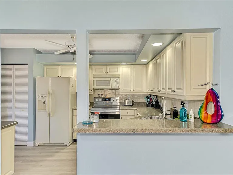 5761 Avista Dr #5761 — Photo 23