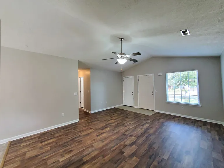 204 Lucille Dr — Photo 19