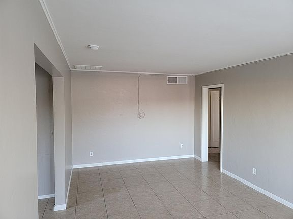 3rd image of 795 E 1st Pl