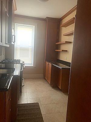 1st image of 2371 Crescent St #2