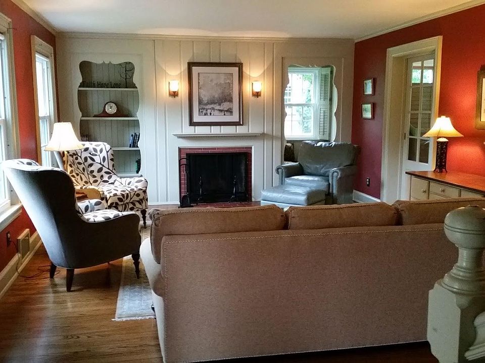 2nd image of 640 Summit Dr