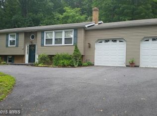 8905 Corner Rd, Hancock, MD 21750