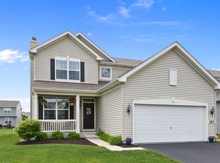 160 Reston Ln, Gilberts, IL 60136
