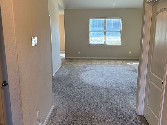 5th image of 2204 Georgetown St