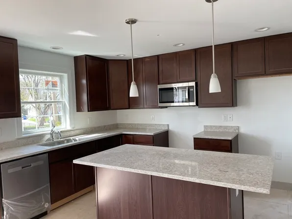 215 High St #6, Taunton, MA 02780