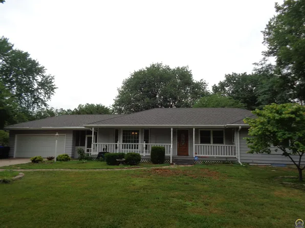 3830 SE 25th St, Topeka, KS 66605