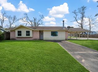 400 Dora St, Cleveland, TX 77328