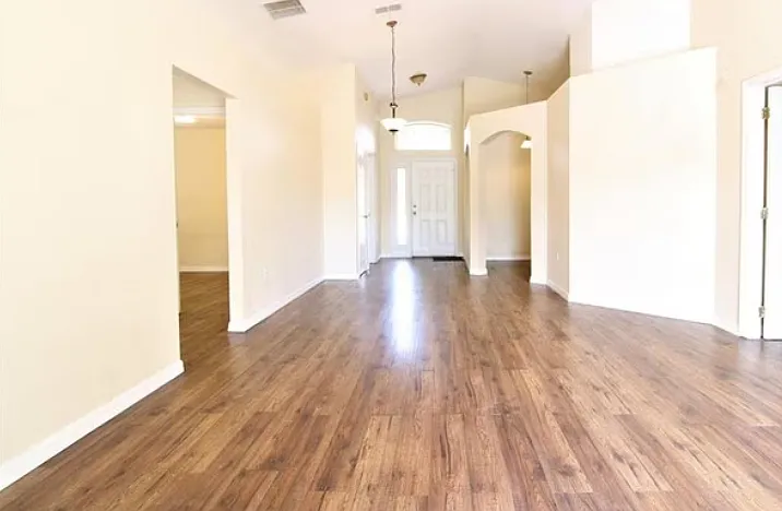 4 bed, 1457 sqft, $2,295 — Photo 4