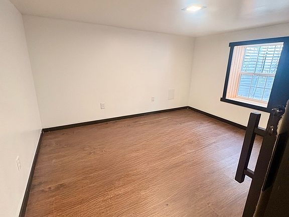 5th image of 619 W Jackson St