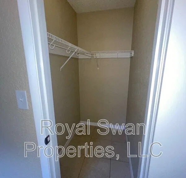 2806 Mineola Dr — Photo 8