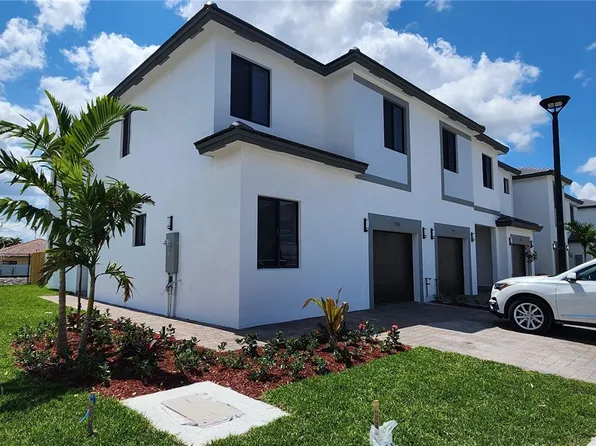 15720 SW 136th Way, Miami, FL 33196