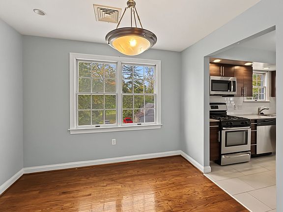 5th image of 300 N Wayne Ave APT 5