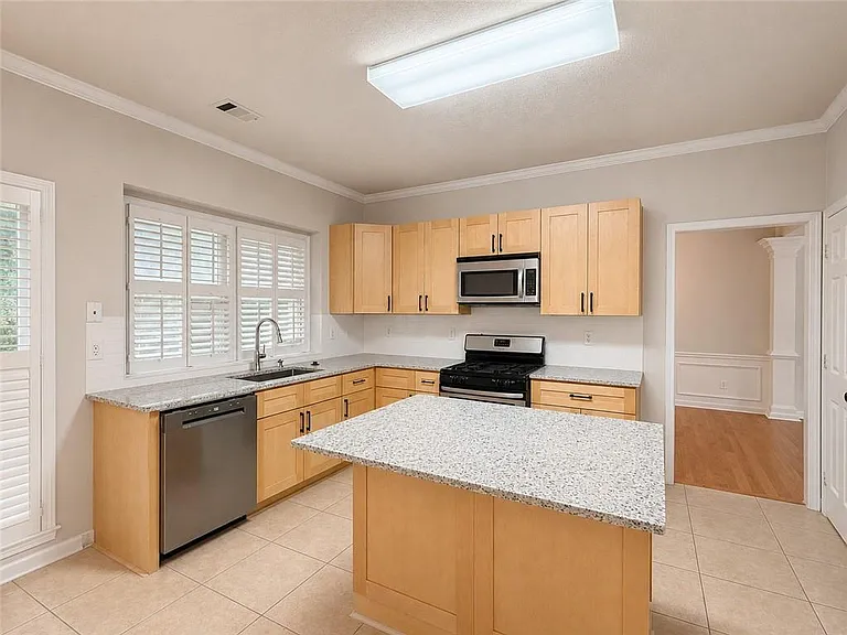 6310 Barwick Ln — Photo 10