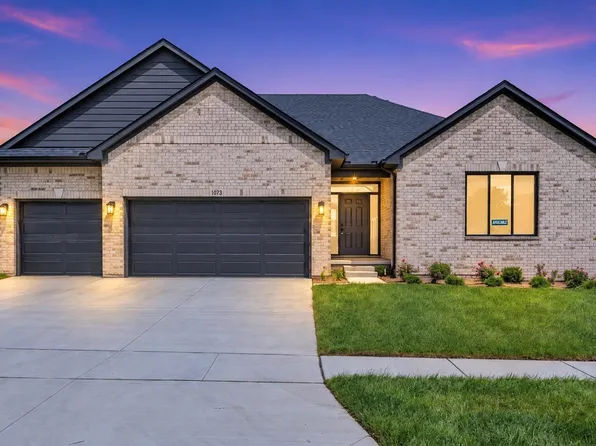 1073 Williamson Cir, Pontiac, MI 48340