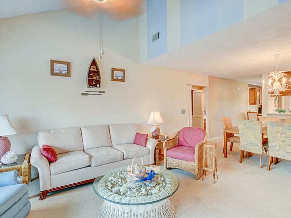 5th image of 15 Ocean Park Ct