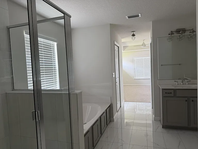 4634 SW Athena Dr — Photo 26