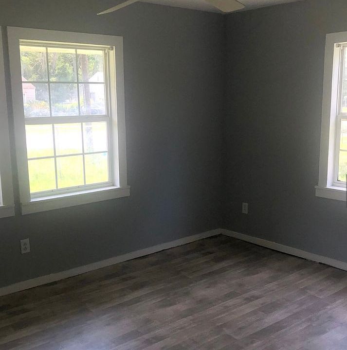 2nd image of 3034 Matipan Ave