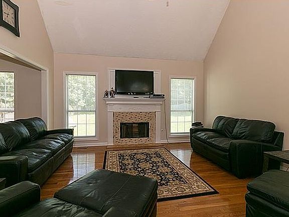 5th image of 1926 Kevin Dr SE