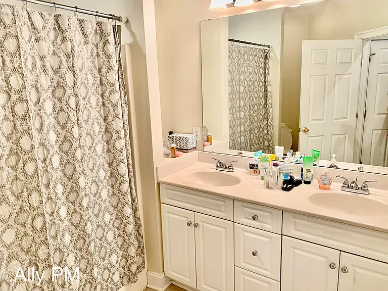 1052 Glenwood Station Ln #1 — Photo 13