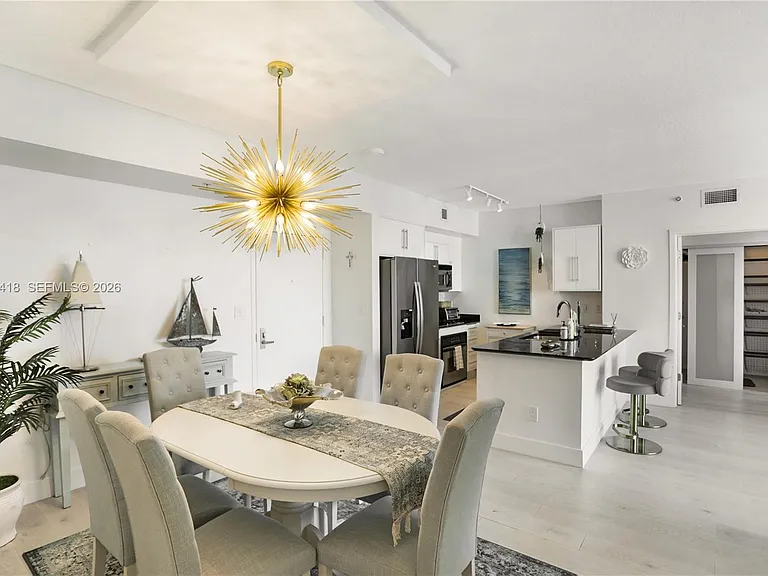 335 Biscayne Blvd #3808 — Photo 8