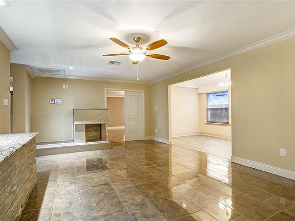 3rd image of 2742 Prentiss Ave