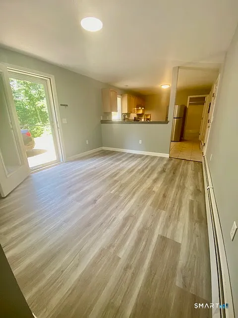 2 bed, 1.0 bath, 1600 sqft, $2,500 — Photo 3
