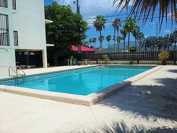 4th image of 5731 NW 37th St APT 201