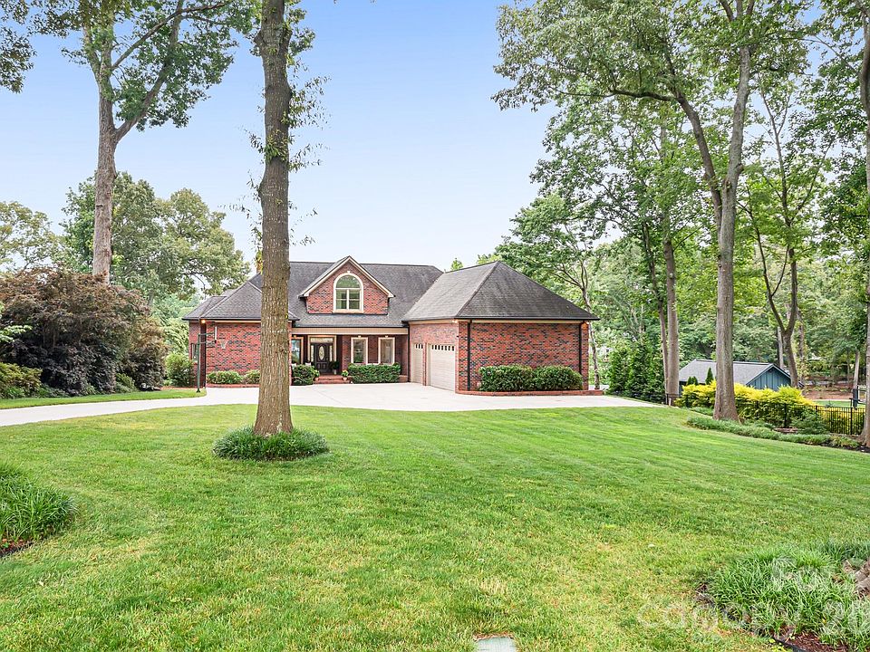 1st image of 7980 Holly Ct