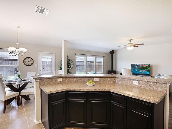 3rd image of 129 Meadow Crest Dr