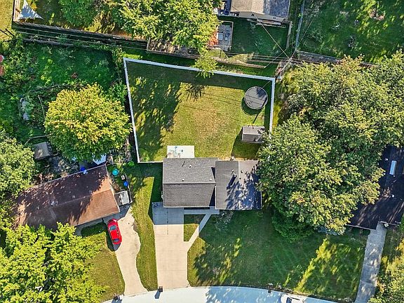 3rd image of 4030 Fernbank Dr