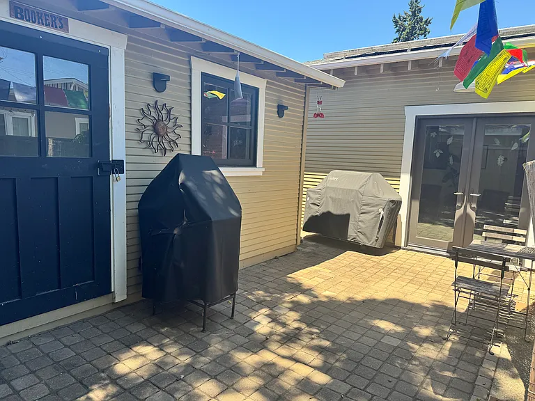 Storage shed/mini garage. Art studio?