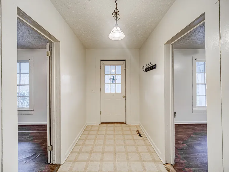 1290 Reavis Mountain Rd — Photo 12