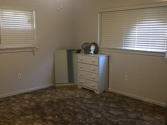 4th image of 1509 Douglas Dr
