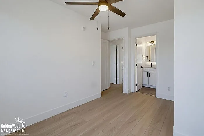 3075 Hawthorn St #5 — Photo 15